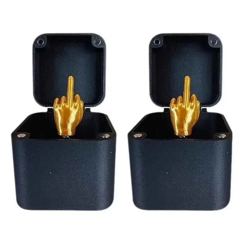 Caja Sorpresa con Dedo Medio Dorado – Regalo Divertido y Original 🎁🤣