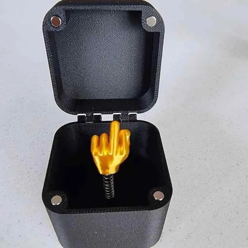 Caja Sorpresa con Dedo Medio Dorado – Regalo Divertido y Original 🎁🤣
